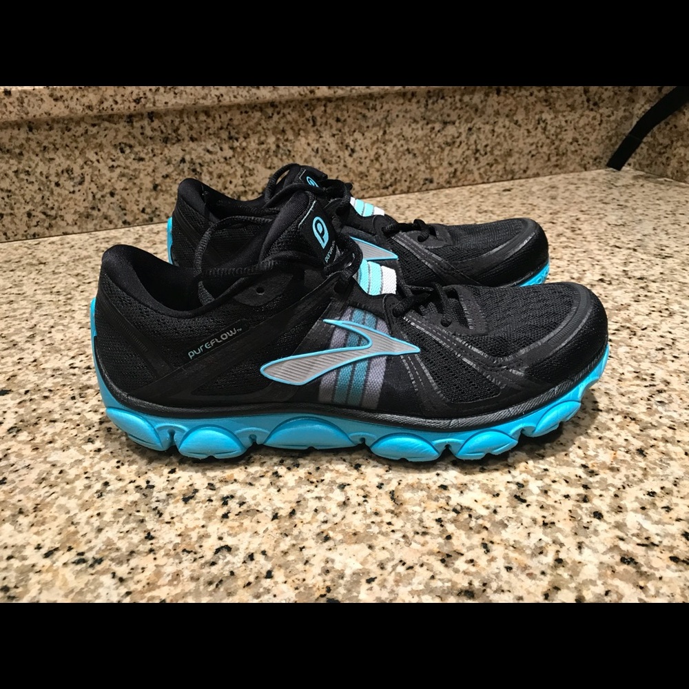 Brooks Tennis Running Shoes (Size 9.5)