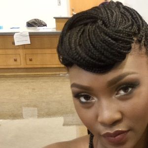 Meet your Posher, Aishatu