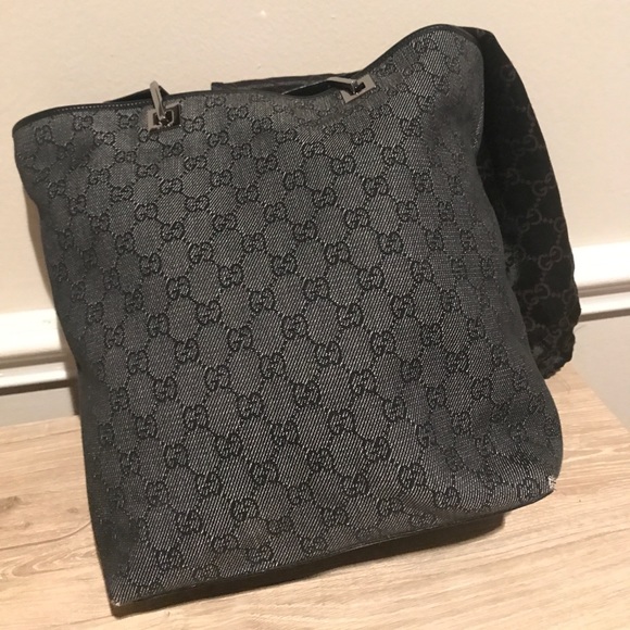 Gucci Handbags - Vintage Gucci shoulder/tote handbag