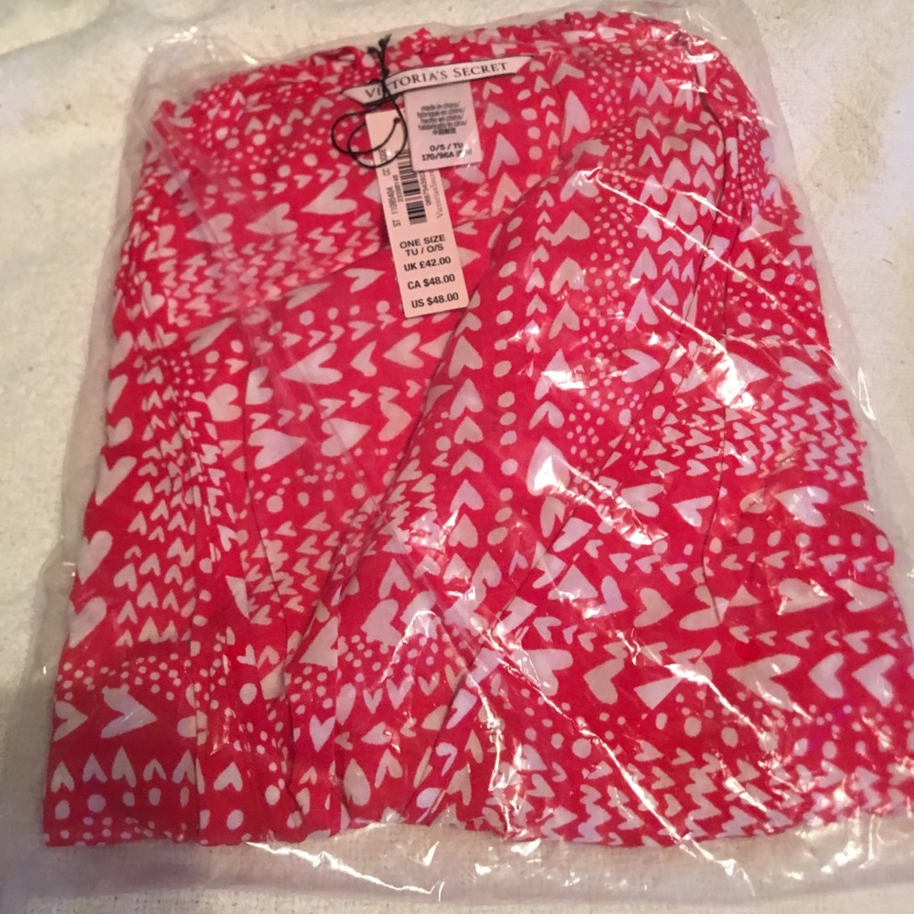 VS hearts robe