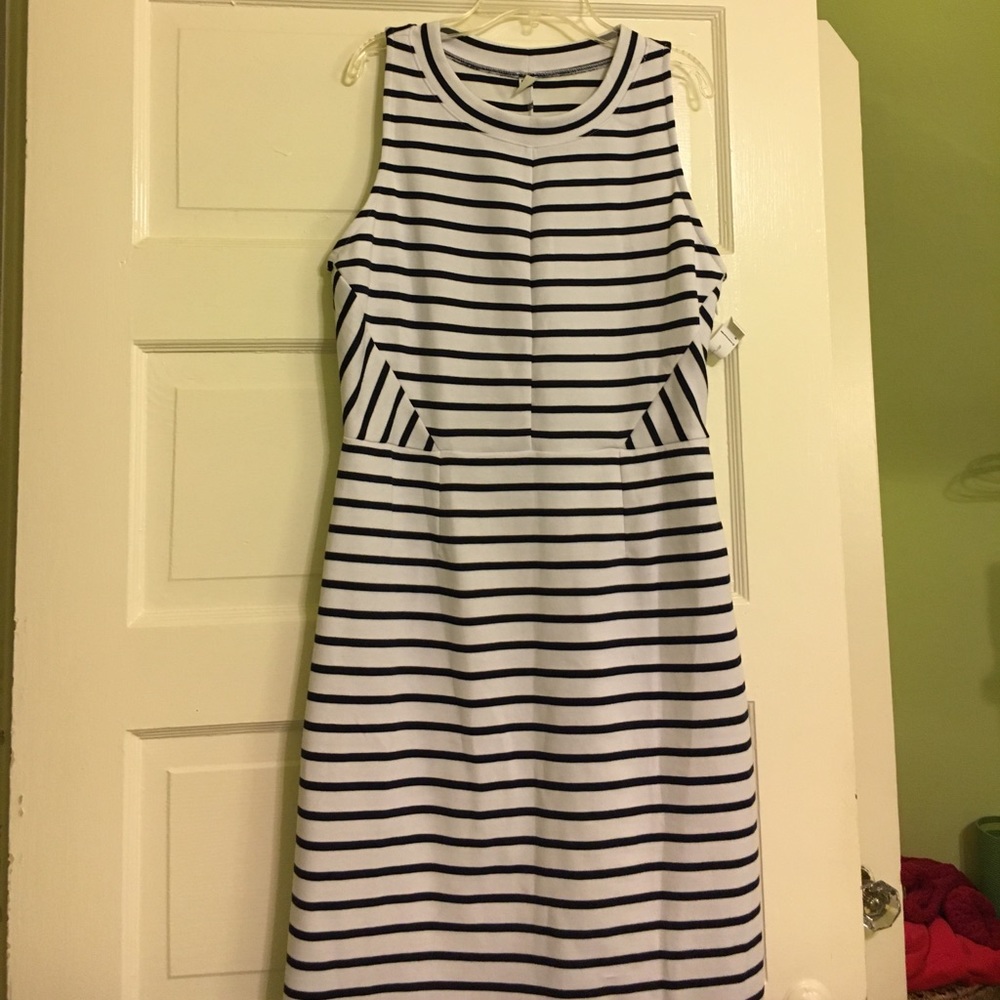 🔵⚪️Old Navy - Navy and white fitted dress⚪️🔵