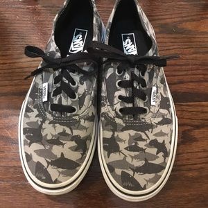 Boys shark Vans