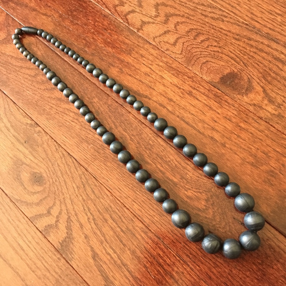 Teething Necklace: Rare Metallic Black