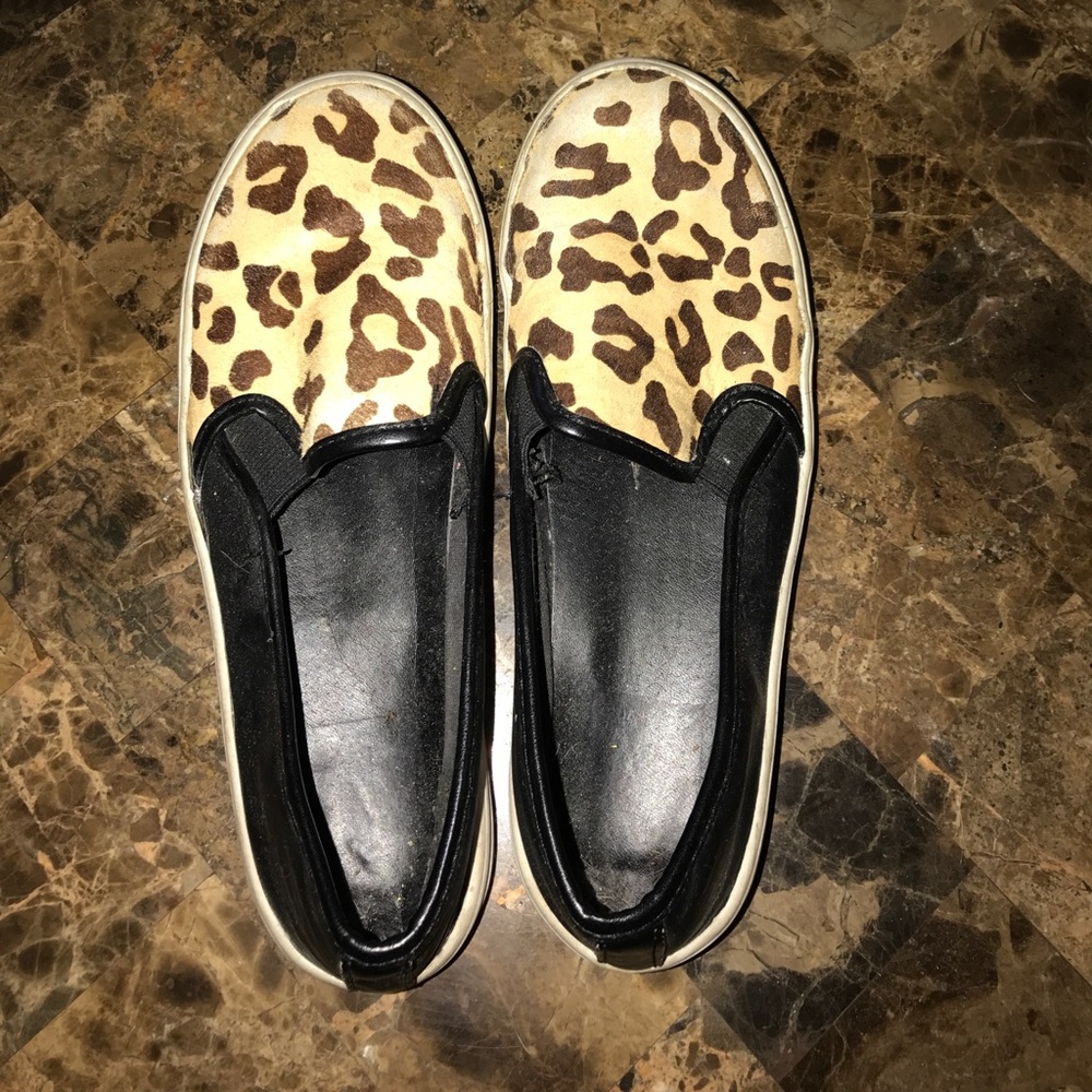 Size 6 Steve Madden slip on tennis shoes