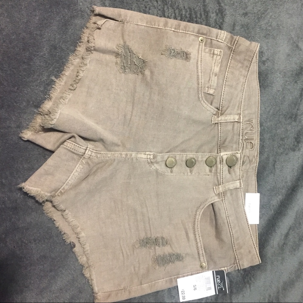 Hi waisted Khaki Shorts