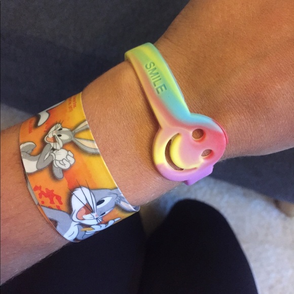 2-4-1 FUN Bracelets - TyeDye & Bugs Bunny - Picture 3 of 3