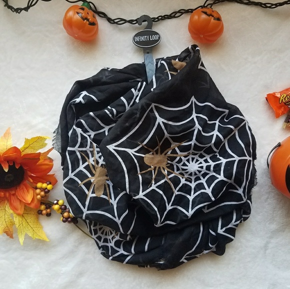 Accessories - 🕷Halloween Infinity Scarf🕸