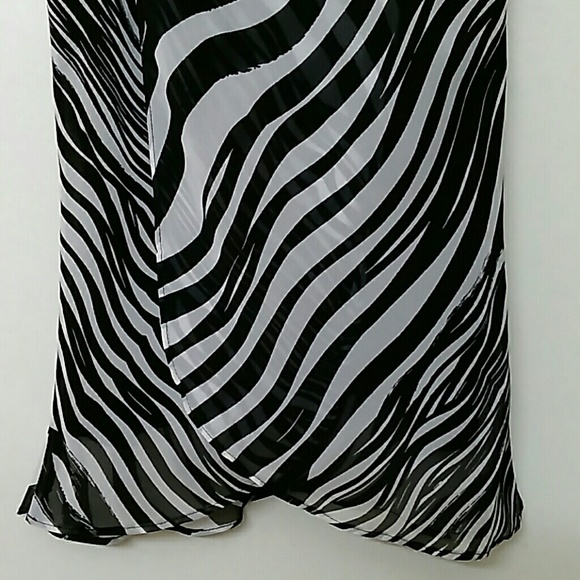 Worthington Blouse - Picture 4 of 4