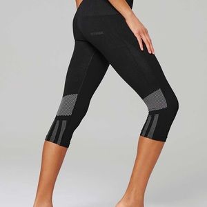 Ivy Park Seamless Capri Leggings