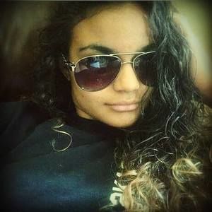 Meet your Posher, Ana julia