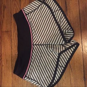 Lululemon Athletic Speed Short 2.5"