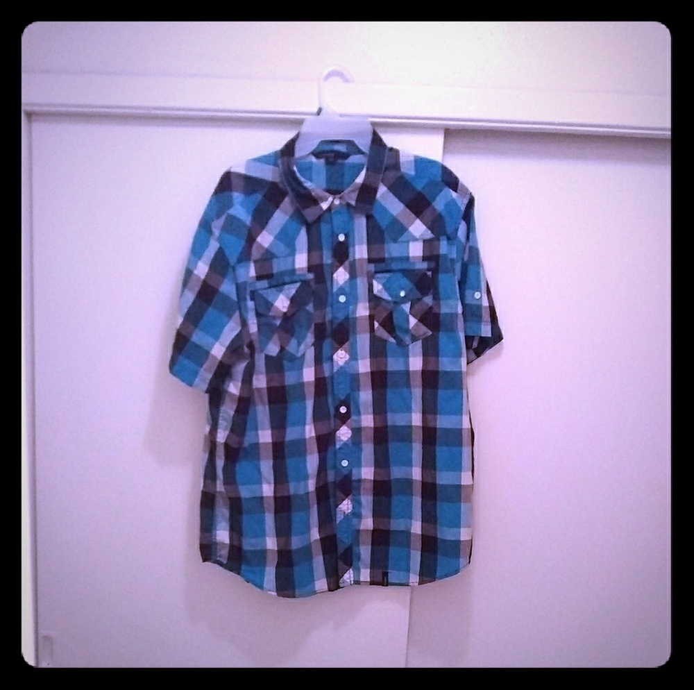 Short sleeve shirt