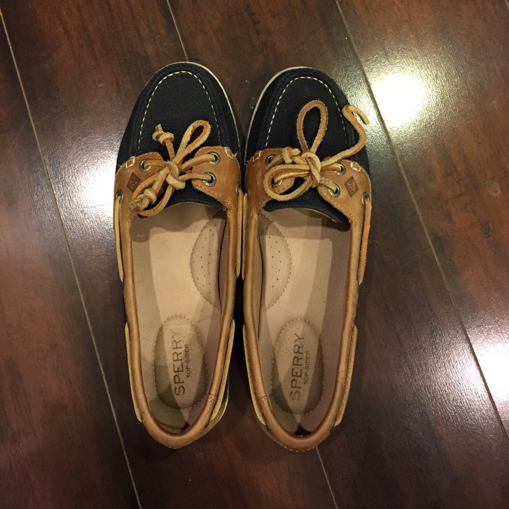 Sperry boat shoes in great condition