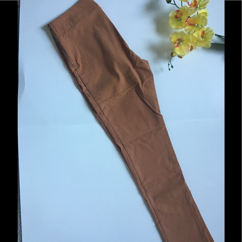 Foreign exchange pants