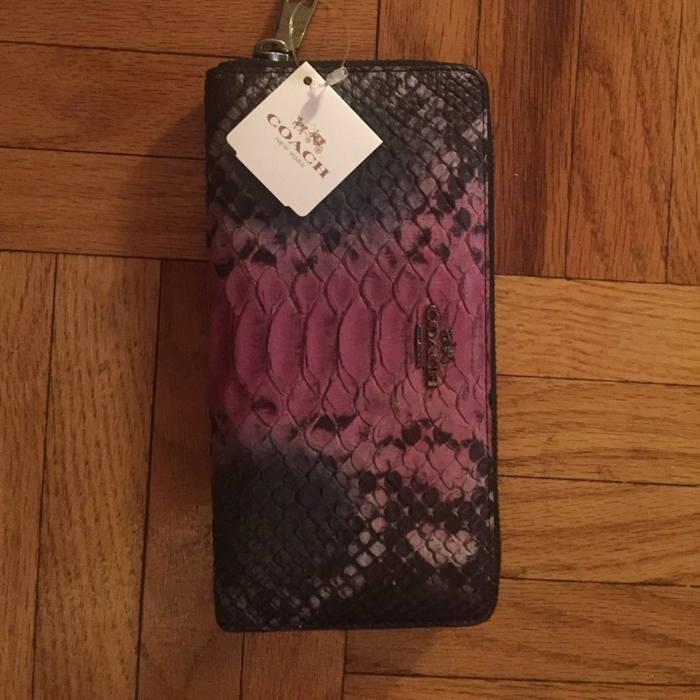 Coach accordion wallet
