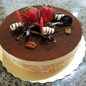 Meet your Posher, Holly