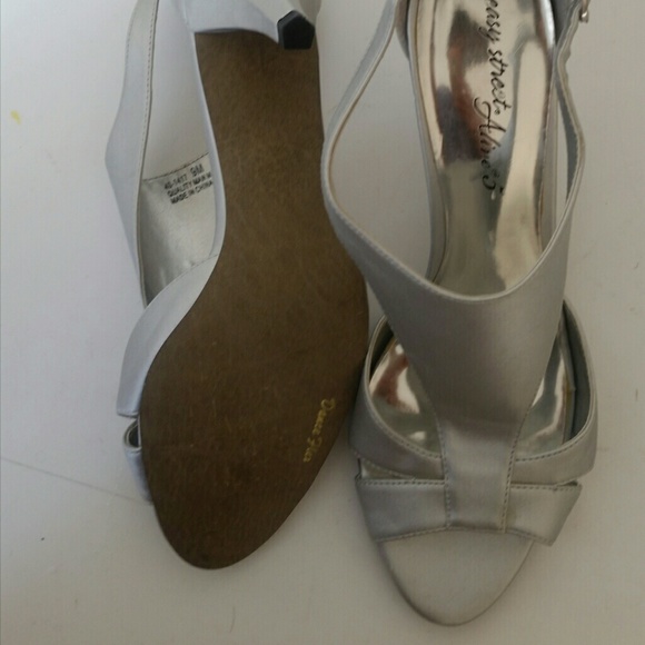 Shoes - Picture 2 of 3