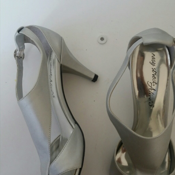 Shoes - Picture 3 of 3