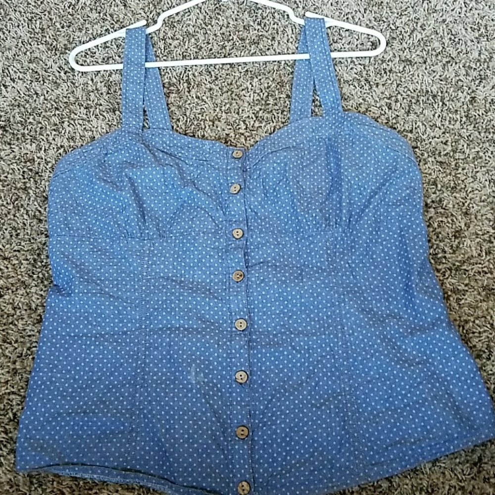 Fitted button up tank