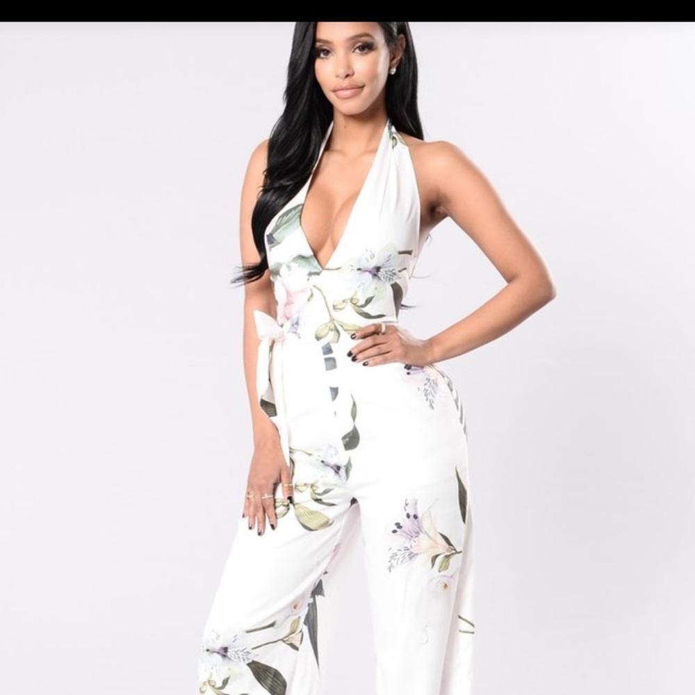 White Halter Jumpsuit - 2x (fashion nova)