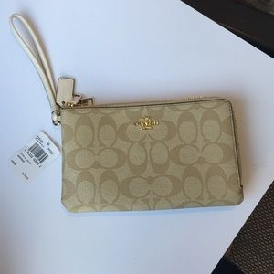 🌸NEW🌸 Coach Large Wristlet