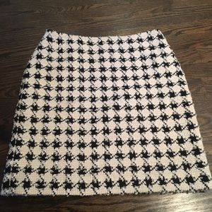 Escada Houndstooth Tweed Pencil Skirt Size 36