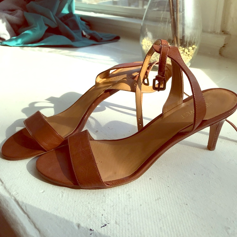 Strap sandal with kitty heel