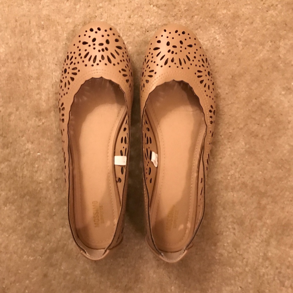 Tan flats