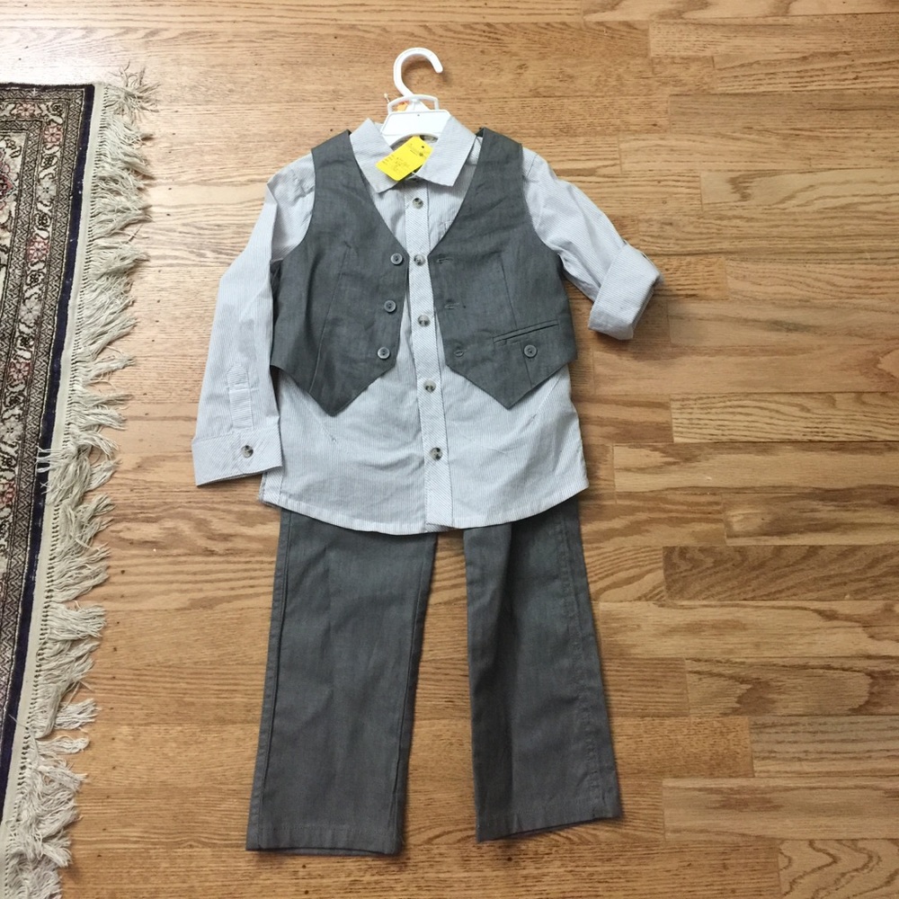 NWT Deux pat duex Boys dress set