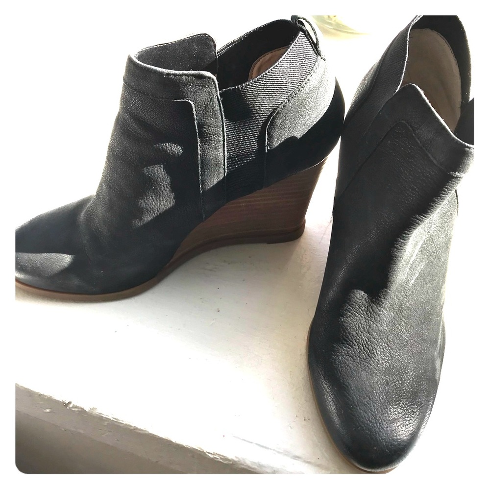 Wedge ankle bootie