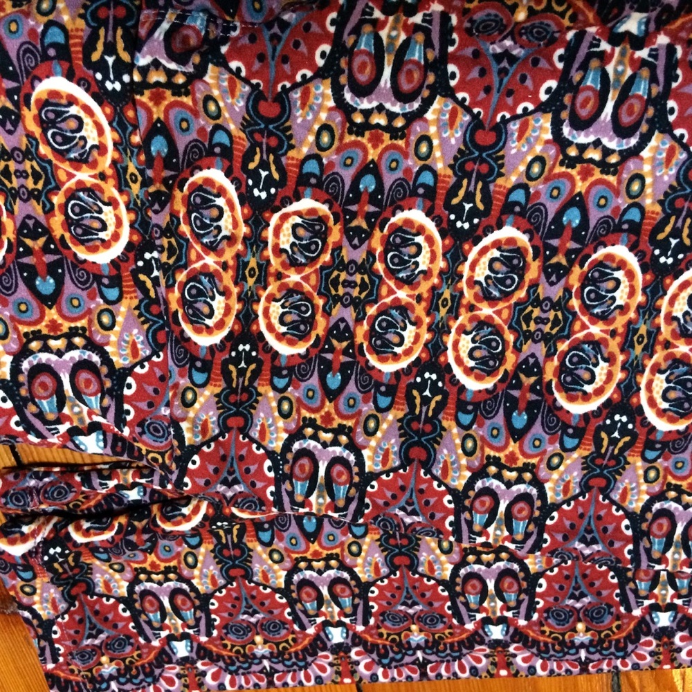 Lularoe OS silky soft leggings in boho design