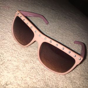millennial pink sunglasses.