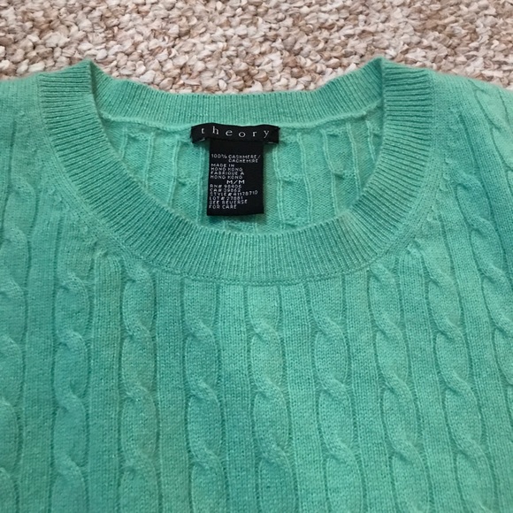 Theory 100% cashmere sweater - Picture 2 of 2