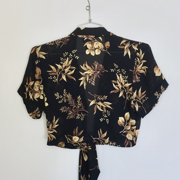 Vintage Floral Print Crop Top - Picture 3 of 8