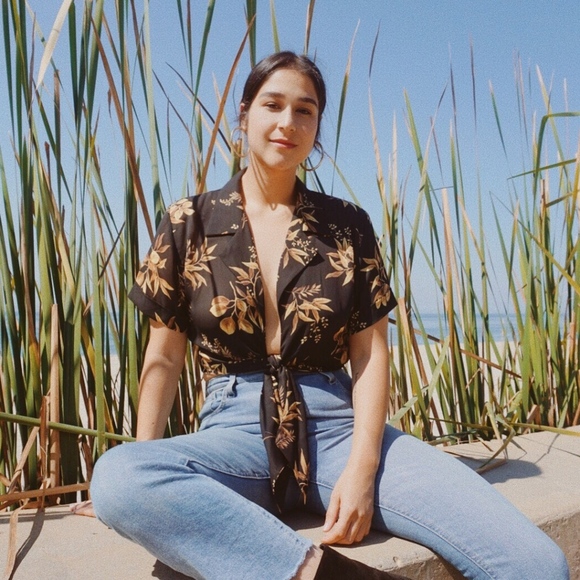 Vintage Floral Print Crop Top - Picture 7 of 8