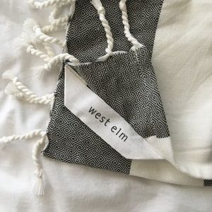 West Elm hand towels (set of 2- brand new)