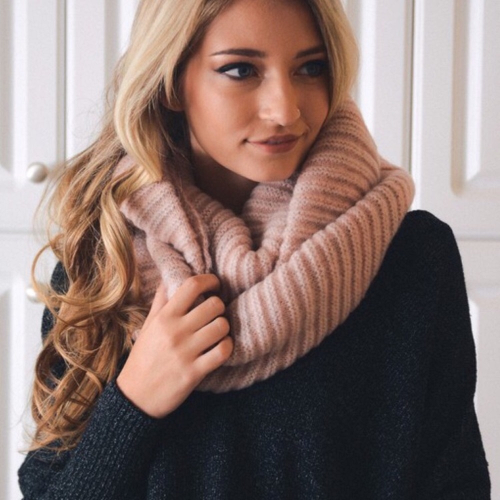 🆑🎉HP🎉Ribbed Knit Infinity Scarf