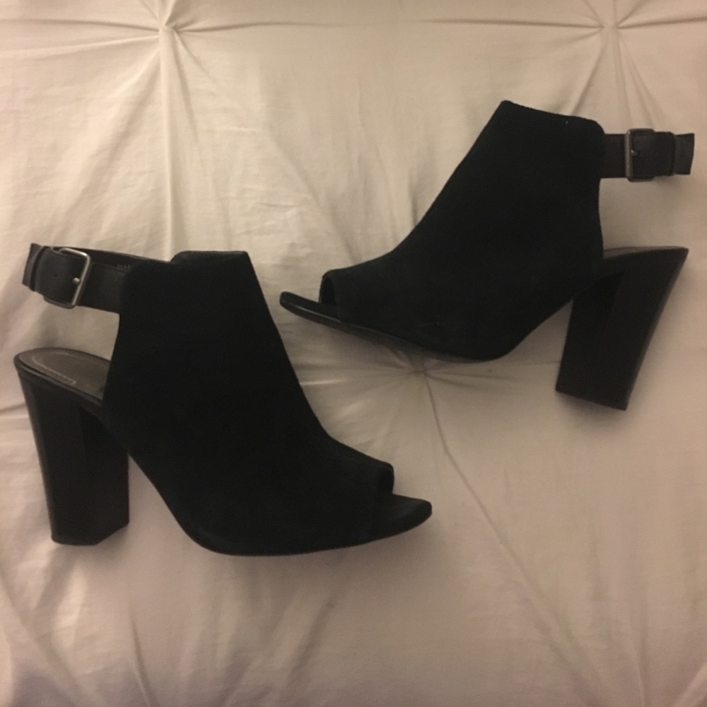 Black suede Tahari booties / slip ons