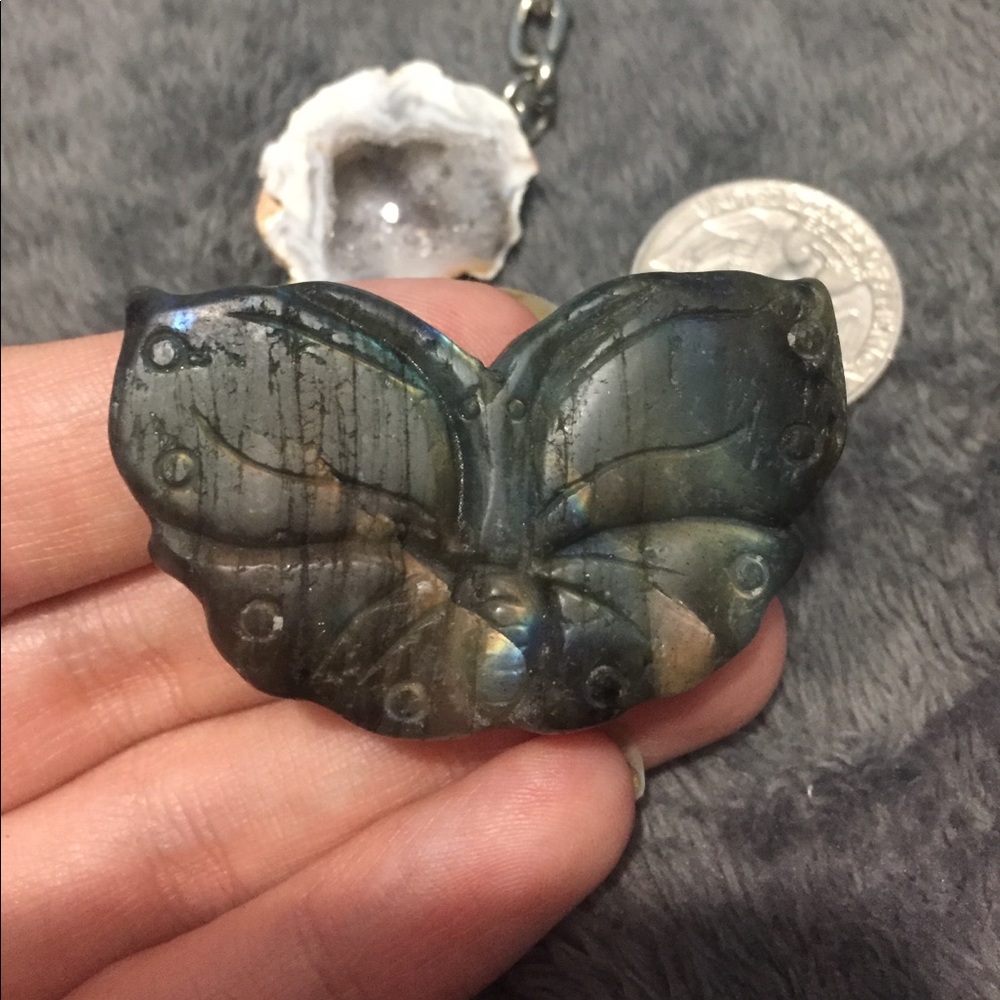 Labradorite carved butterfly & oco geode keychain.