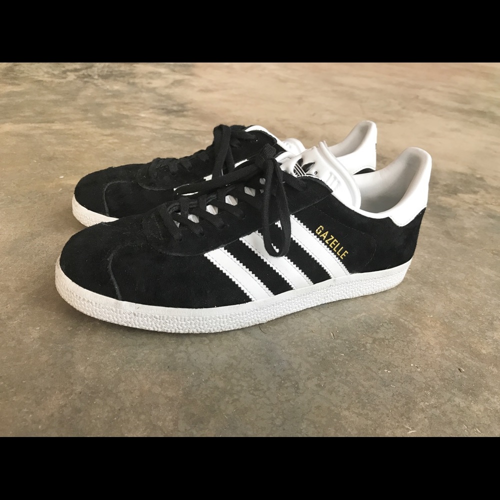 Size Women's 7 Gazelle Adidas