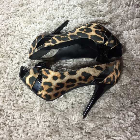 Animal print shoe by Guess - Picture 2 of 8