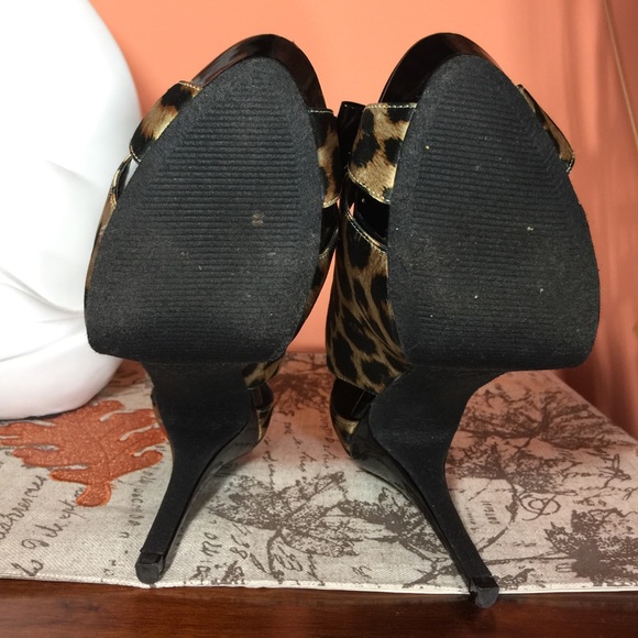 Animal print shoe by Guess - Picture 7 of 8