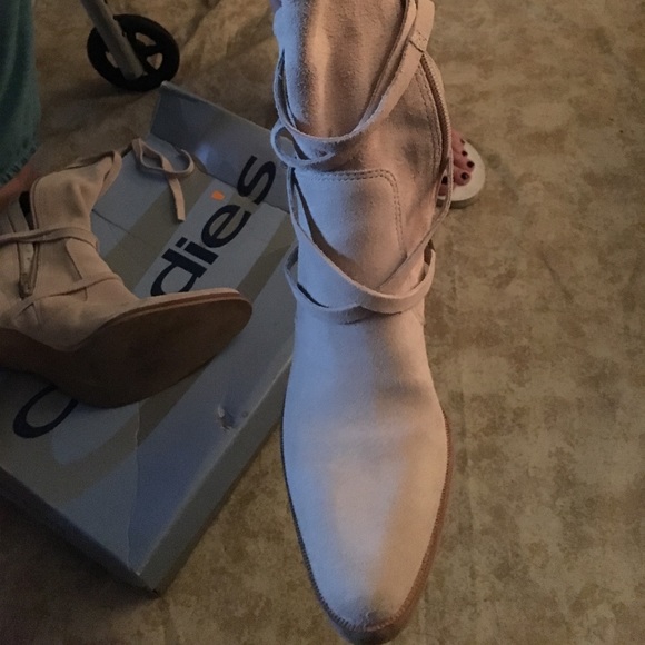 Candies Scandal Ecru Suede Boots - Picture 3 of 4