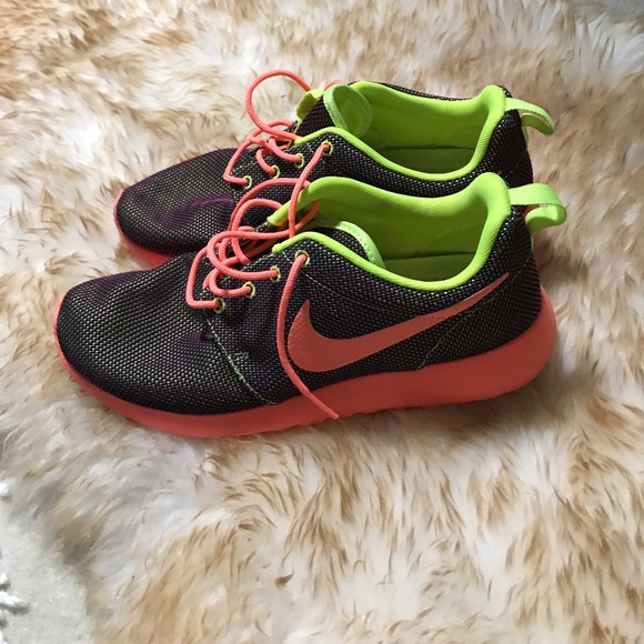 Neon combination roshe runs - Picture 2 of 3