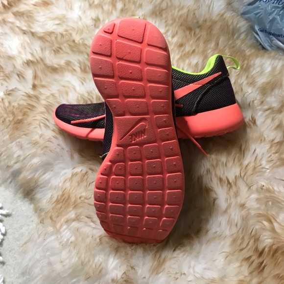 Neon combination roshe runs - Picture 3 of 3