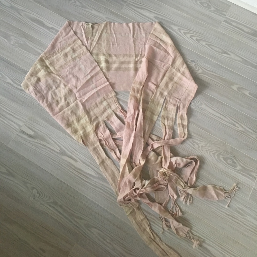 Burberry light cashmere scarf