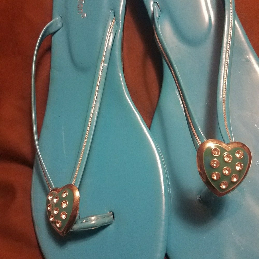 🌺Turquoise Flip Flops🌺 - Picture 3 of 4