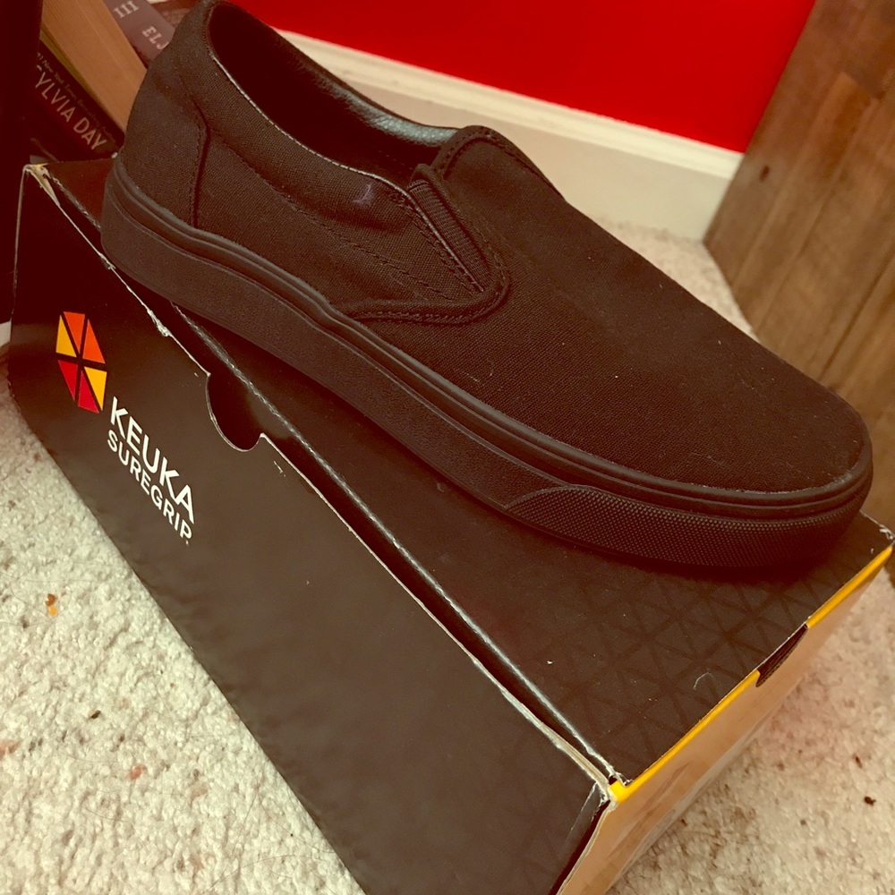 non-slip black women work slip-on shoe