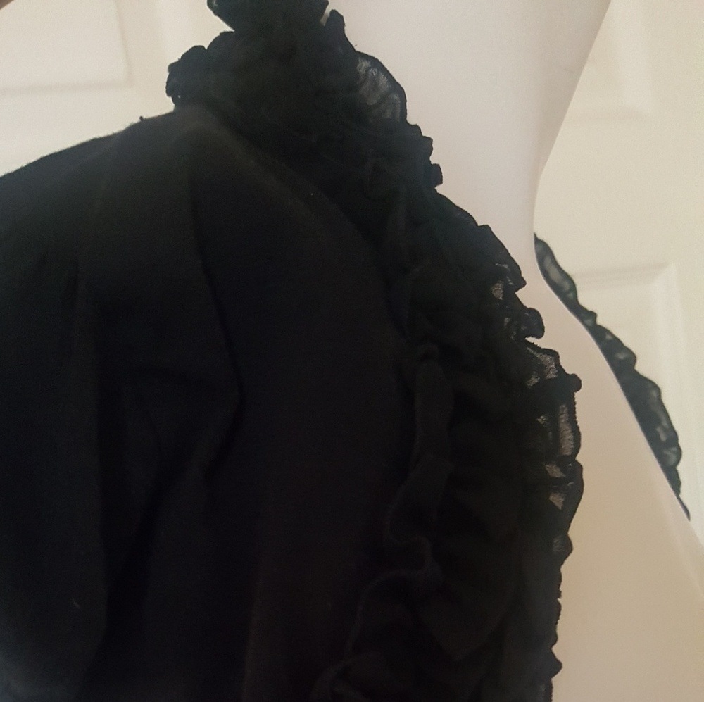 Short ruffled sweater