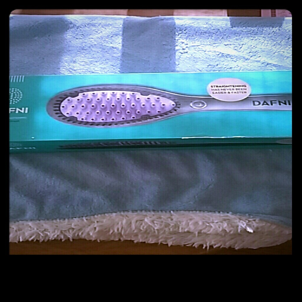 DAFNI - Hair straightening ceramic brush
